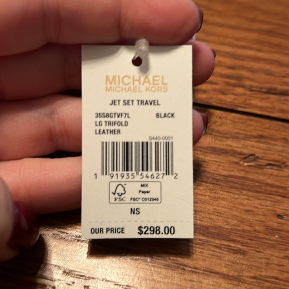 Michael Kors Wallet - Black Leather Flap Trifold NWT - Picture 5 of 5